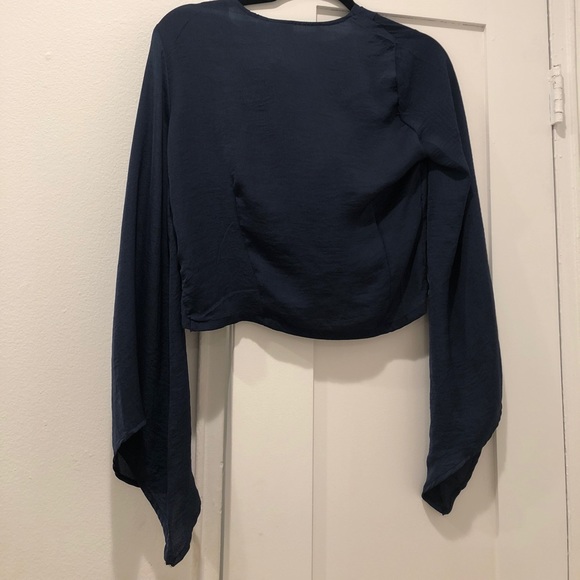 Cropped button down navy blouse - Picture 4 of 5